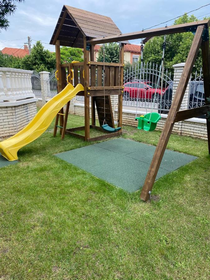 Margareta Apartmanhaz Apartment ไฮจ์ดุสโซบอสโล ภายนอก รูปภาพ